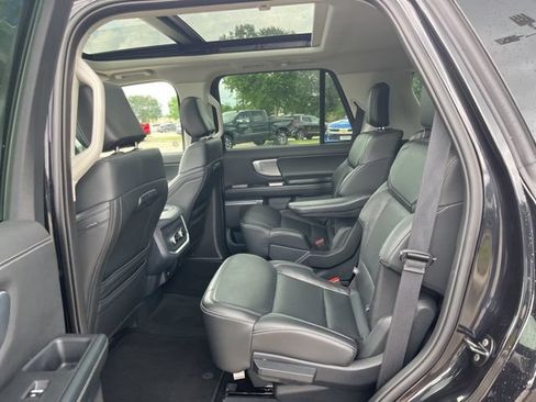 Used 2025 Ford Expedition Platinum AWD/4WD image 33