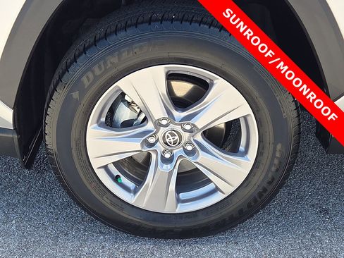 Used 2025 Toyota RAV4 XLE w/ Convenience Package FWD image 7