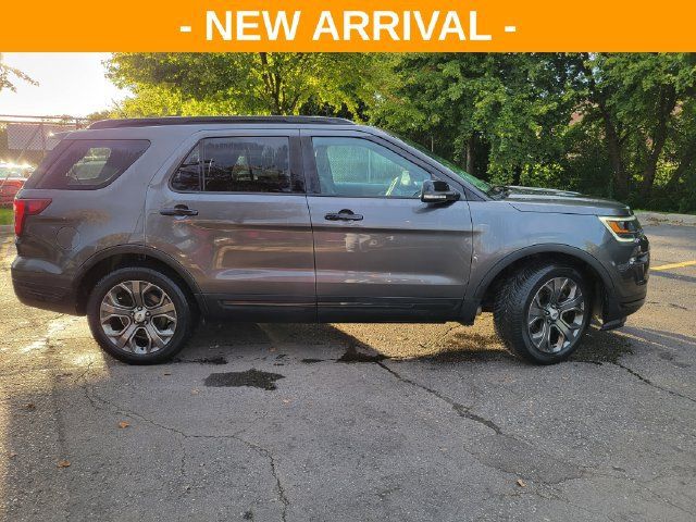 Used 2018 Ford Explorer Sport w/ Equipment Group 401A AWD/4WD image 2