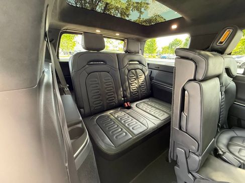 Used 2023 Rivian R1S Adventure AWD/4WD image 28