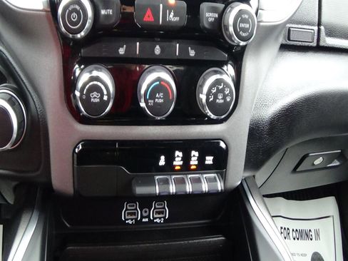 Certified 2025 RAM 1500 Big Horn AWD/4WD image 33