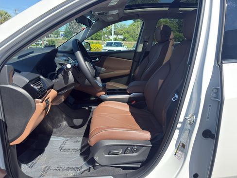 Certified 2025 Acura RDX SH-AWD w/ Advance Package image 17