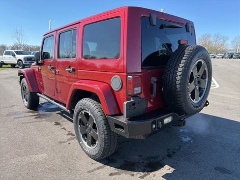 Used 2012 Jeep Wrangler Unlimited Sahara image 12