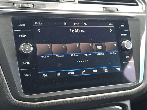 Used 2022 Volkswagen Tiguan SE image 20