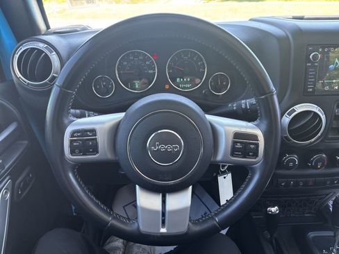 Used 2017 Jeep Wrangler Unlimited Sahara w/ Quick Order Package 24E Chief AWD/4WD image 17