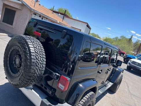 Used 2015 Jeep Wrangler Unlimited Sahara w/ Connectivity Group AWD/4WD image 40