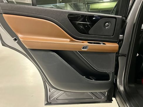 Certified 2023 Lincoln Aviator Reserve w/ Elements Package Plus AWD/4WD image 21