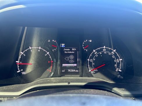 Used 2023 Toyota 4Runner SR5 AWD/4WD image 8