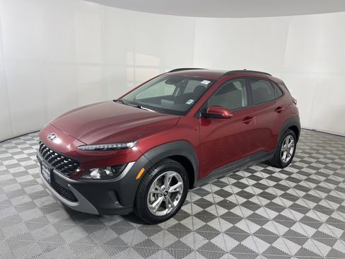 Used 2023 Hyundai Kona SEL image 3