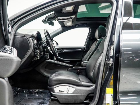 Used 2019 Porsche Macan image 37