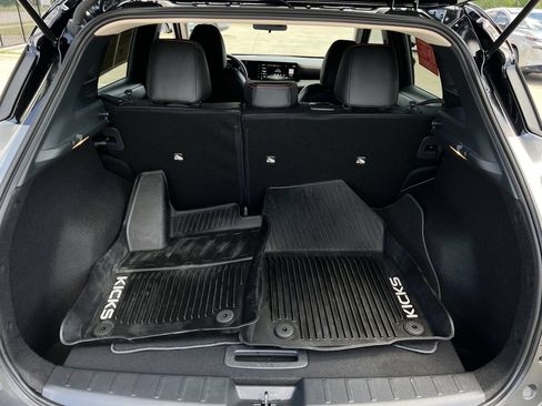 Used 2025 Nissan Kicks SR FWD image 26