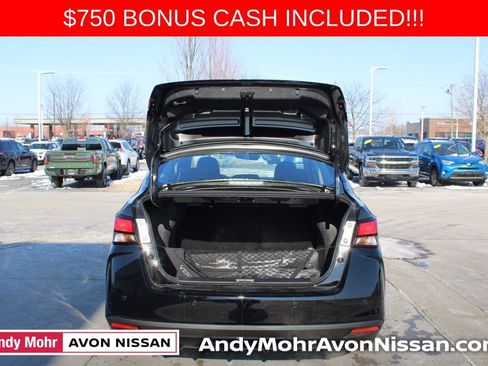 New 2025 Nissan Versa SR w/ Trunk Package image 5