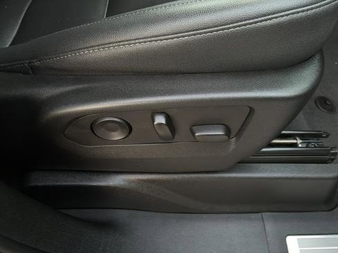 Used 2023 Chevrolet Suburban LT image 10