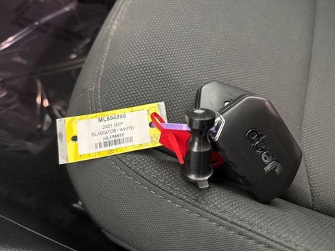 Used 2021 Jeep Gladiator Sport image 27