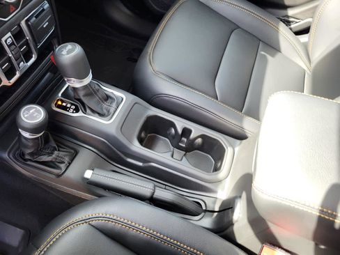 New 2025 Jeep Wrangler Sahara w/ Technology Group image 19