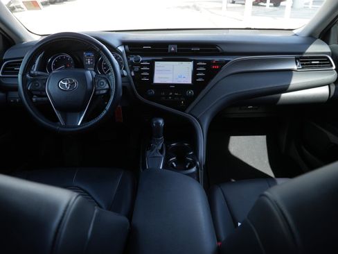 Used 2020 Toyota Camry SE image 18