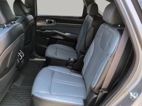 Certified 2025 Kia Sorento SX Prestige AWD/4WD image 18