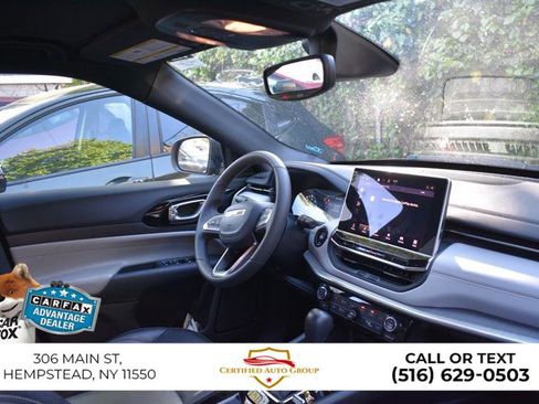 Used 2025 Jeep Compass Limited AWD/4WD image 23