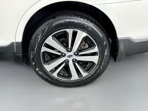 Used 2018 Subaru Outback 2.5i Limited AWD/4WD image 31