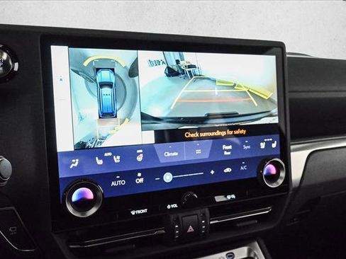 Used 2025 Lexus GX 550 w/ Accessory Package (2T) image 14