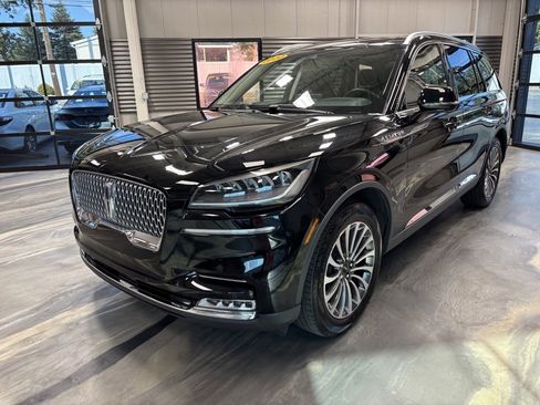 Used 2020 Lincoln Aviator Reserve w/ Equipment Group 201A image 4