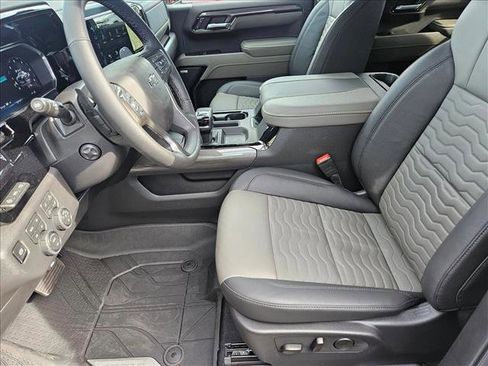 New 2026 Chevrolet Silverado 1500 ZR2 image 4