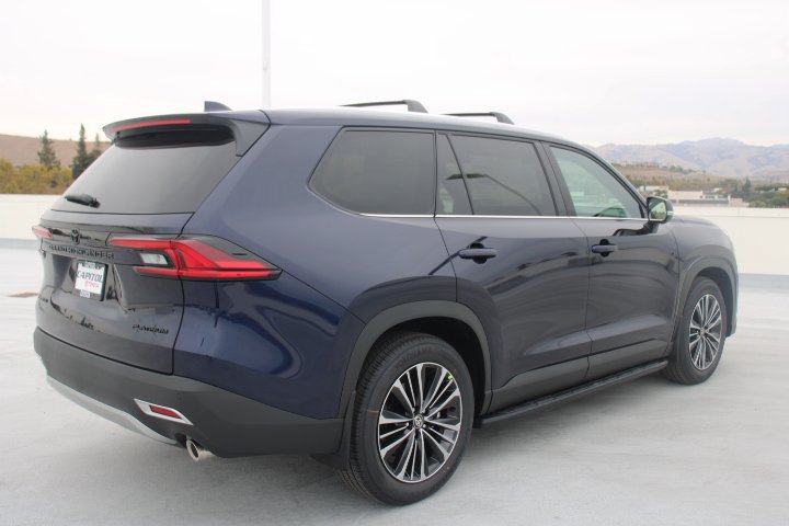 New 2026 Toyota Grand Highlander AWD Hybrid image 3