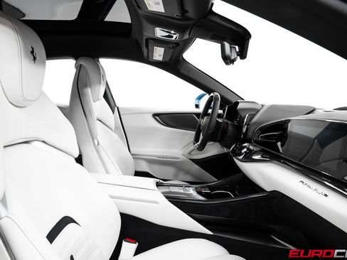 Used 2025 Ferrari Purosangue AWD/4WD image 54