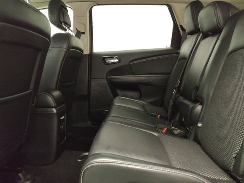 Used 2019 Dodge Journey Crossroad w/ Family Entertainment Group FWD image 18