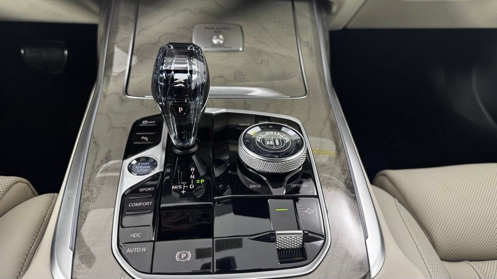New 2026 BMW ALPINA XB7 AWD/4WD image 19