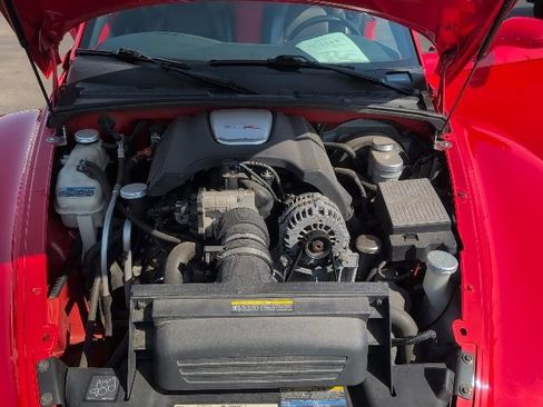 Used 2004 Chevrolet SSR w/ Preferred Equipment Group image 16