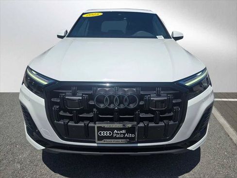 Used 2025 Audi Q7 2.0T Premium w/ Convenience Plus Package AWD/4WD image 8