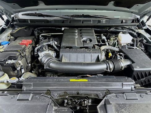 Used 2025 Nissan Frontier PRO-4X w/ Pro Convenience Package image 9