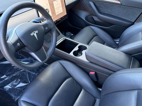 Used 2023 Tesla Model 3 Standard Range image 4