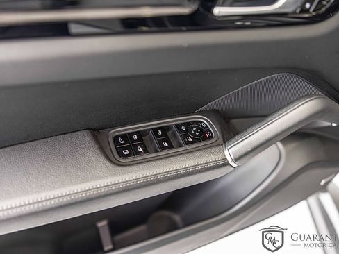 Used 2020 Porsche Cayenne E-Hybrid image 35