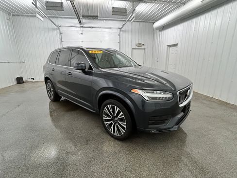 Used 2021 Volvo XC90 T5 Momentum w/ Advanced Package image 2