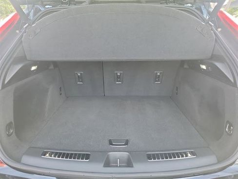 Certified 2023 Cadillac XT4 Premium Luxury image 11