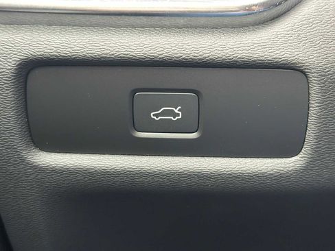 Used 2026 Volvo V60 B5 Cross Country Plus w/ Climate Package image 32