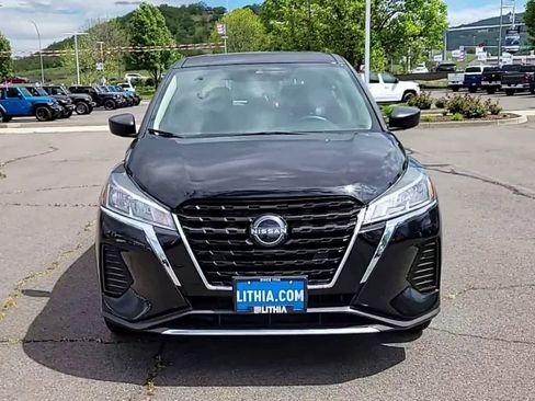 Used 2024 Nissan Kicks S FWD image 3