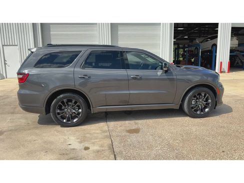 Used 2023 Dodge Durango GT RWD image 9