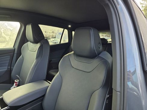 Used 2023 Volkswagen ID.4 Pro S image 4