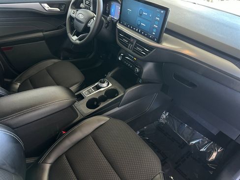 Used 2023 Ford Escape SE image 15