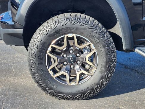 Used 2024 Chevrolet Colorado ZR2 w/ Safety Package image 10