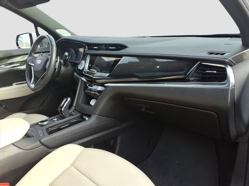 Used 2023 Cadillac XT6 Sport w/ Technology Package image 13