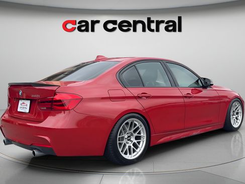 Used 2017 BMW 340i xDrive Sedan AWD/4WD image 6