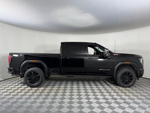 Used 2024 GMC Sierra 3500 AT4 w/ AT4 Premium Plus Package image 5