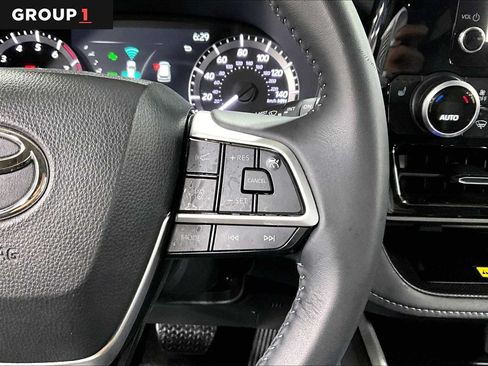 Certified 2025 Toyota Highlander XLE AWD/4WD image 25