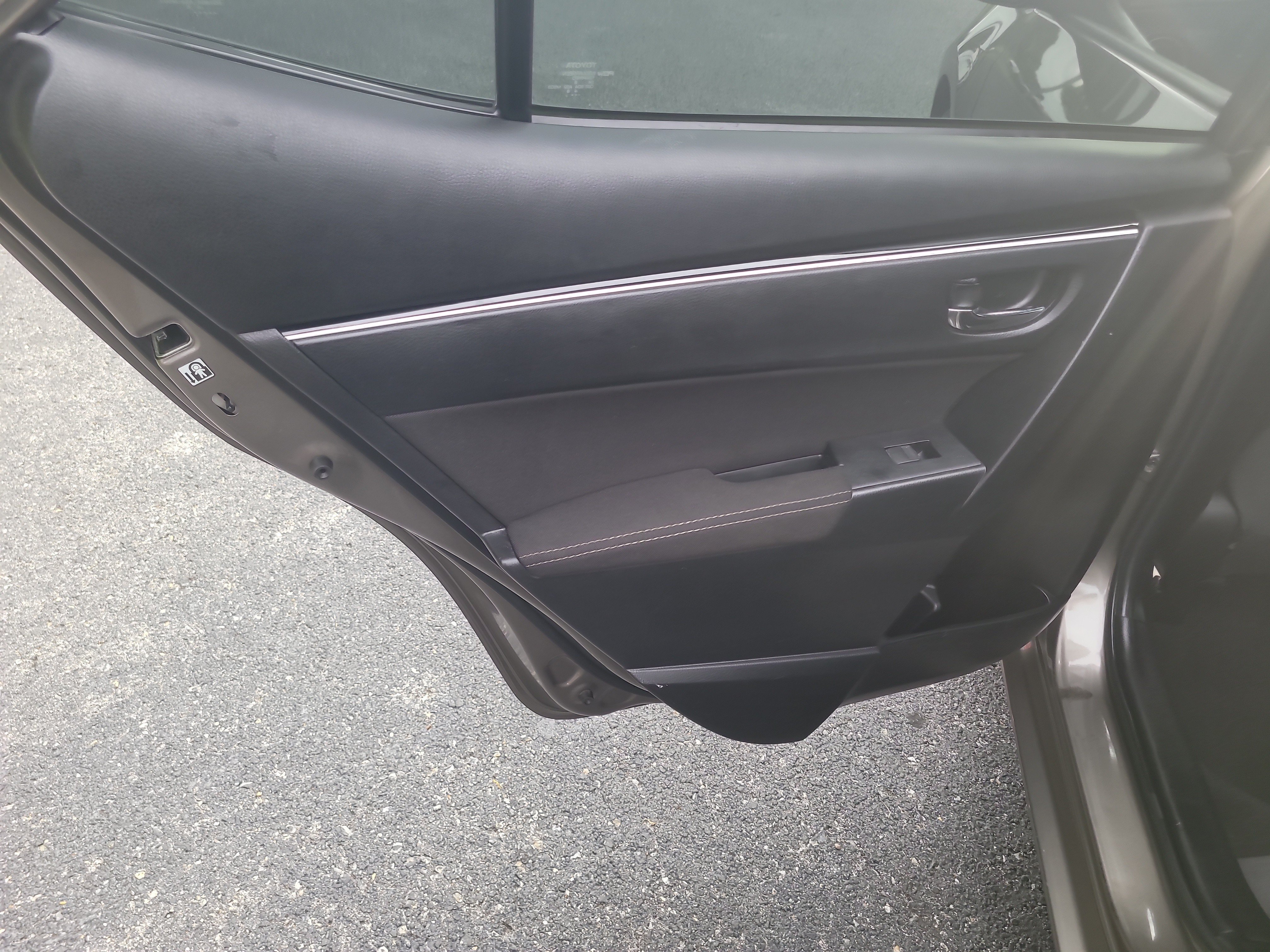 Used 2019 Toyota Corolla LE FWD image 11