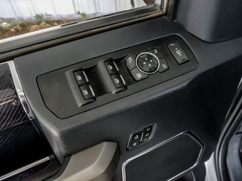Used 2022 Ford F450 Platinum w/ FX4 Off-Road Package AWD/4WD image 45