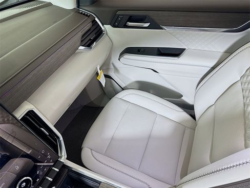 Certified 2025 GMC Acadia Denali w/ Super Cruise Package image 22